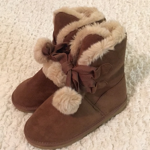 Brown Furry Pom Pom Booties - Picture 3 of 9
